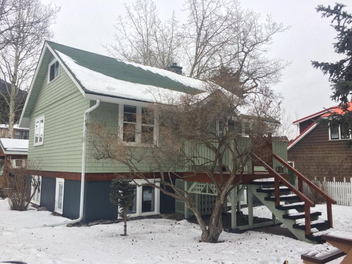 Banff Beaver Cabins מראה חיצוני תמונה